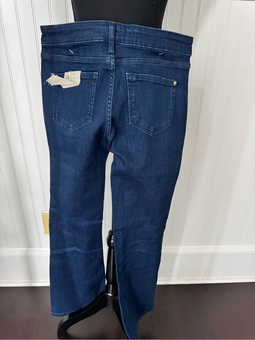 NEW Pilcro The Icon Low Rise Flare
Jeans in Dark Blue~ Size 28 - Picture 5 of 9